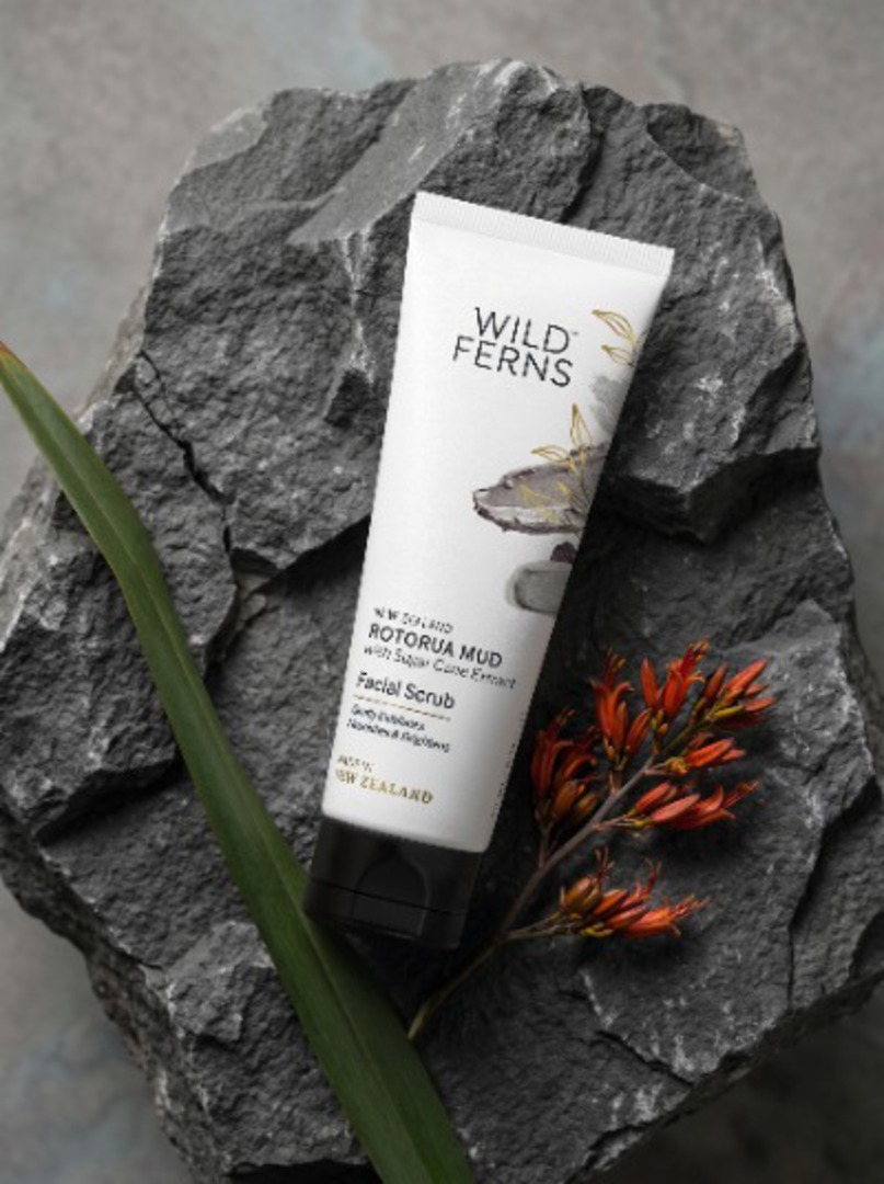 Wild Ferns Rotorua Mud Facial Scrub 80ml image 0